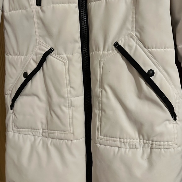 Guess puffer coat - Picture 3 of 8